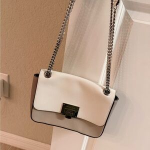 Michael Kors Elegant White Leather Shoulder Bag